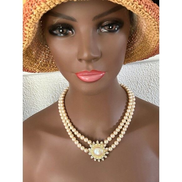 Money Double Strand Pearl Necklace - Picture 9 of 10